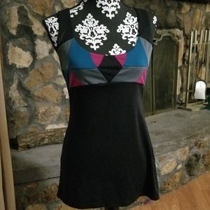 Color Block Silence and Noise Tank